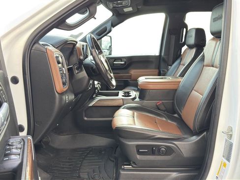 Used 2020 Chevrolet Silverado 2500 High Country w/ Technology Package image 7