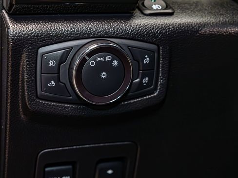 Used 2019 Ford F150 Lariat w/ Equipment Group 502A Luxury image 20