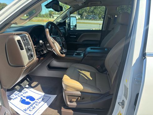 Used 2019 GMC Sierra 3500 Denali w/ Duramax Plus Package image 11