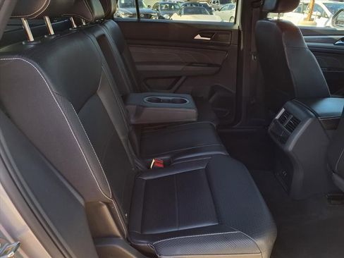 Certified 2022 Volkswagen Atlas Cross Sport SE image 23