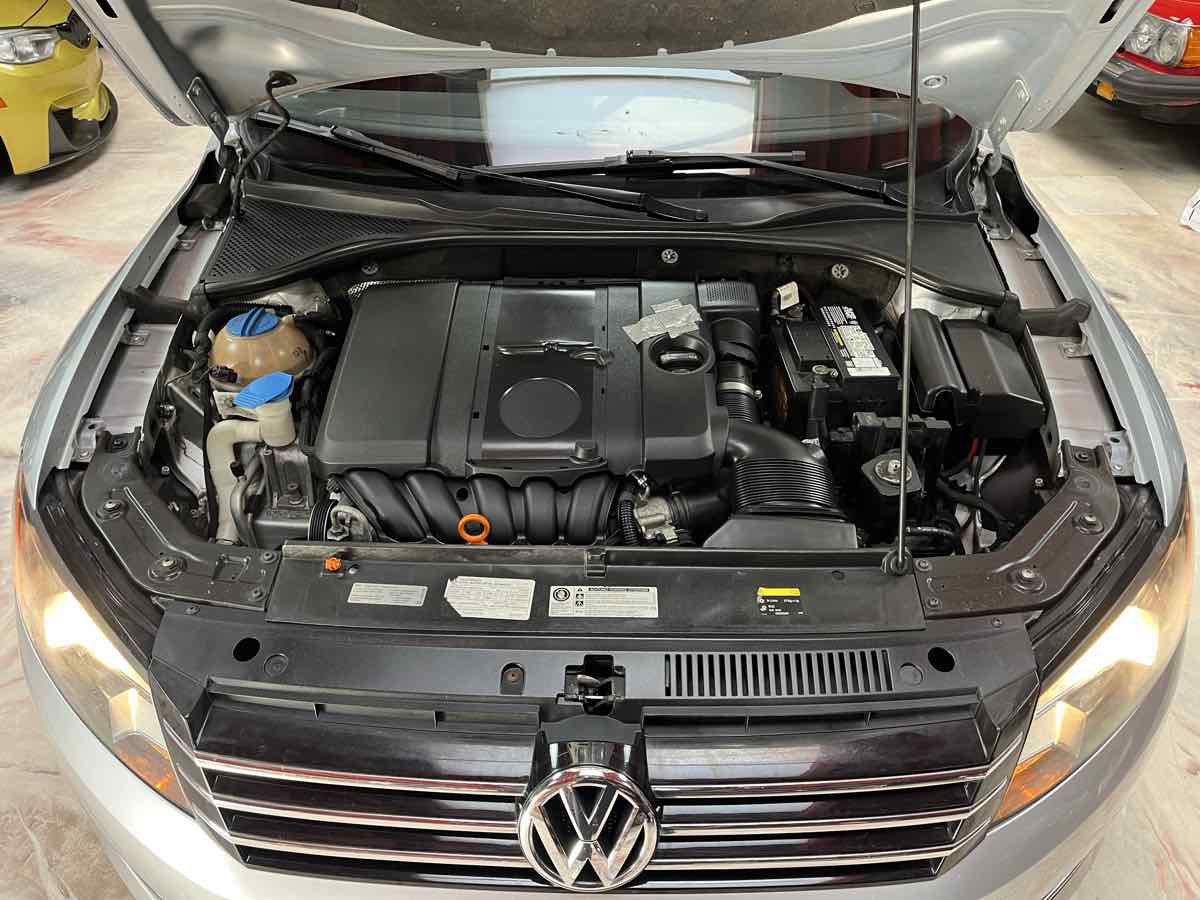 Used 2013 Volkswagen Passat 2.5 SE FWD image 34