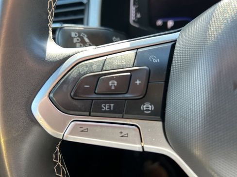 Certified 2022 Volkswagen Atlas Cross Sport SE image 19