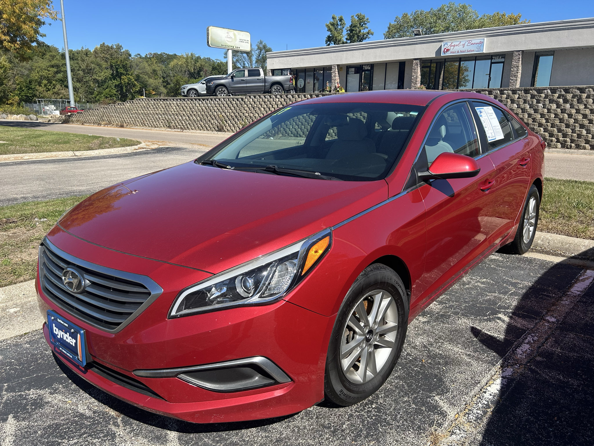Used 2017 Hyundai Sonata SE FWD image 1
