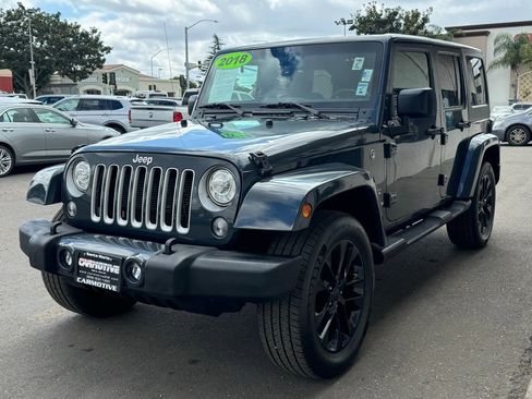 Used 2018 Jeep Wrangler Unlimited Sahara w/ Connectivity Group image 12