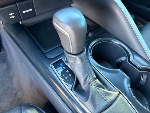 Used 2019 Toyota Camry SE image 19