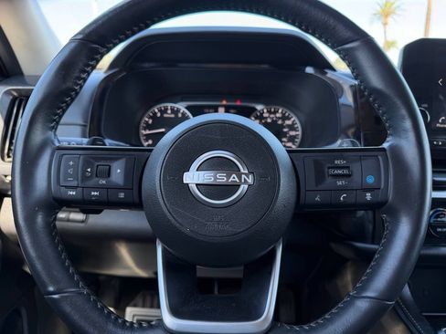Used 2025 Nissan Pathfinder SL AWD/4WD image 23