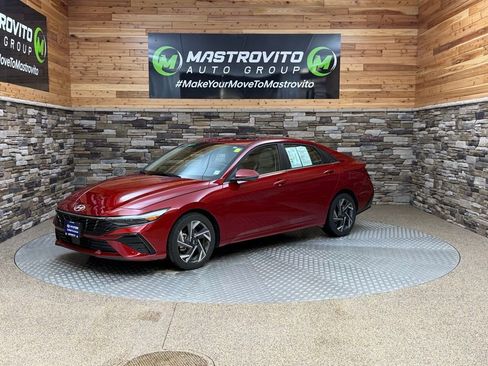 Certified 2025 Hyundai Elantra Limited w/ Cargo Package image 5