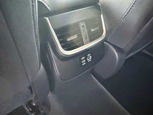 Certified 2025 Subaru Outback Premium w/ Popular Package #1A image 17