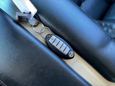 Used 2018 Nissan Murano SL w/ Moonroof Package image 10