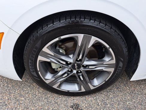 Used 2023 Kia K5 EX image 32