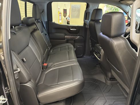 Used 2021 Chevrolet Silverado 1500 LTZ AWD/4WD image 18