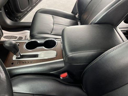 Used 2020 Nissan Pathfinder Platinum FWD image 24
