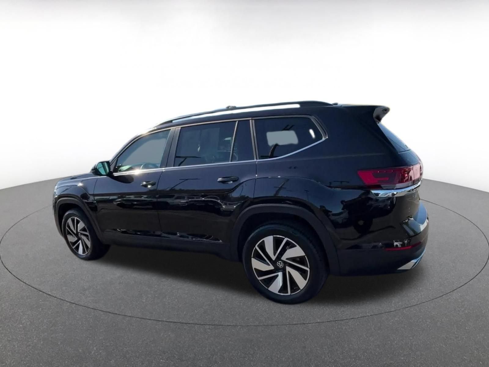 Used 2026 Volkswagen Atlas SE FWD image 9