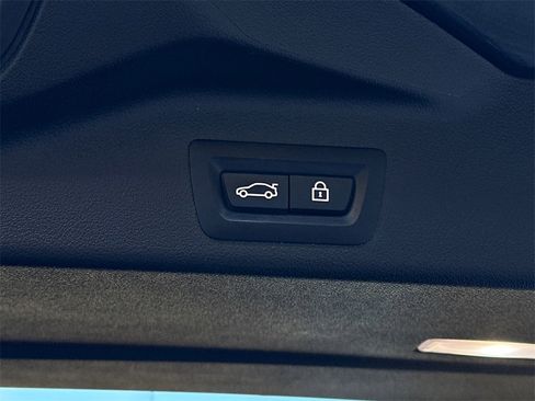 Used 2021 BMW X5 xDrive40i w/ Convenience Package image 16