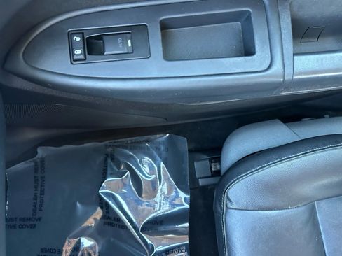 Used 2009 Chrysler 300 Touring image 33