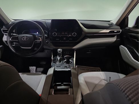 Used 2023 Toyota Highlander L FWD image 16