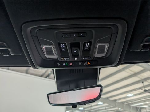 Used 2024 GMC Sierra 2500 AT4 w/ Technology Package image 27