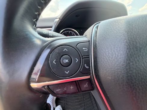 Used 2018 Toyota Camry XLE FWD image 18