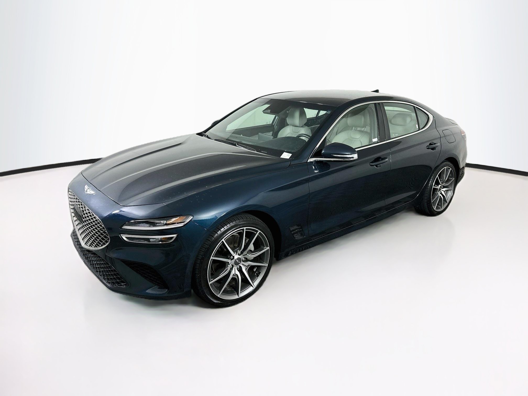 Used 2023 Genesis G70 2.0T AWD/4WD image 3