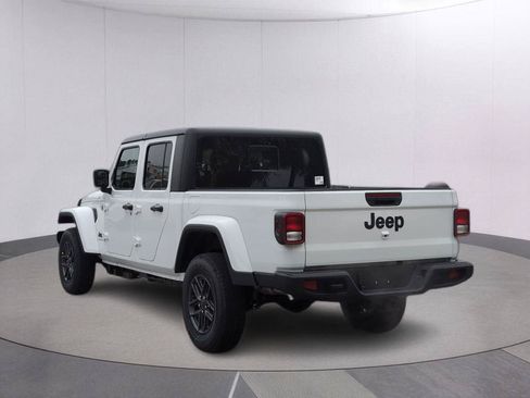New 2026 Jeep Gladiator Sport AWD/4WD image 3