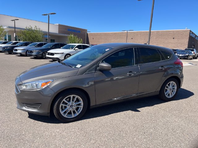 Used 2018 Ford Focus SE FWD image 1