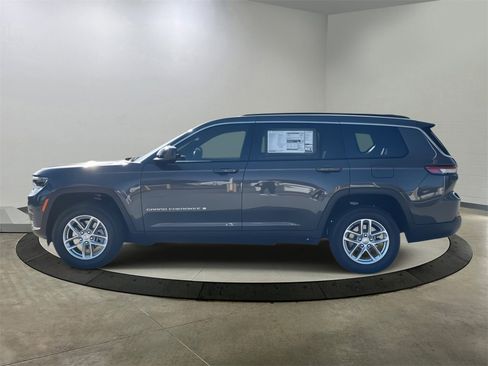 New 2025 Jeep Grand Cherokee L Laredo w/ Luxury Tech Group I image 6