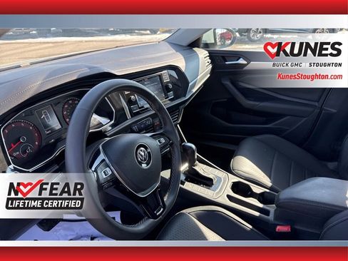 Used 2021 Volkswagen Jetta SE image 23
