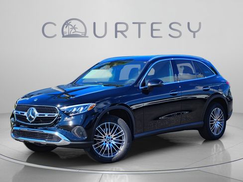Certified 2026 Mercedes-Benz GLC 300 image 2