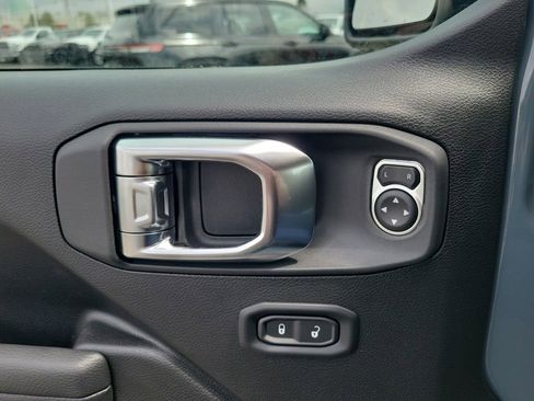 New 2025 Jeep Gladiator Sport AWD/4WD image 25