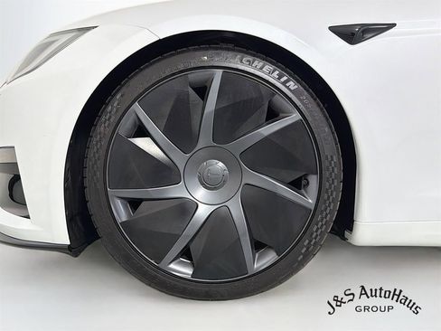 Used 2026 Tesla Model S Plaid AWD/4WD image 40