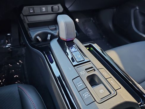 Certified 2025 Toyota Prius Plug-In Hybrid image 15