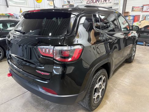 Used 2022 Jeep Compass Trailhawk image 5