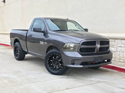 Used 2015 RAM 1500 Express RWD image 1