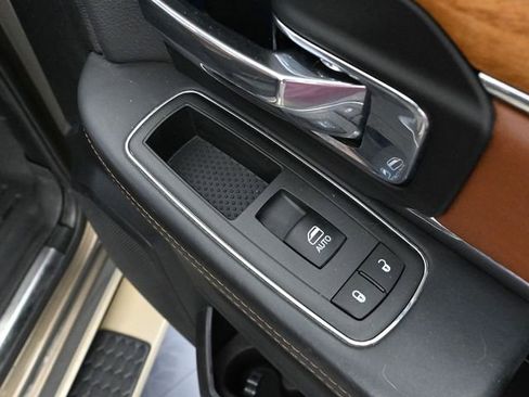 Used 2015 RAM 3500 Laramie Longhorn image 43