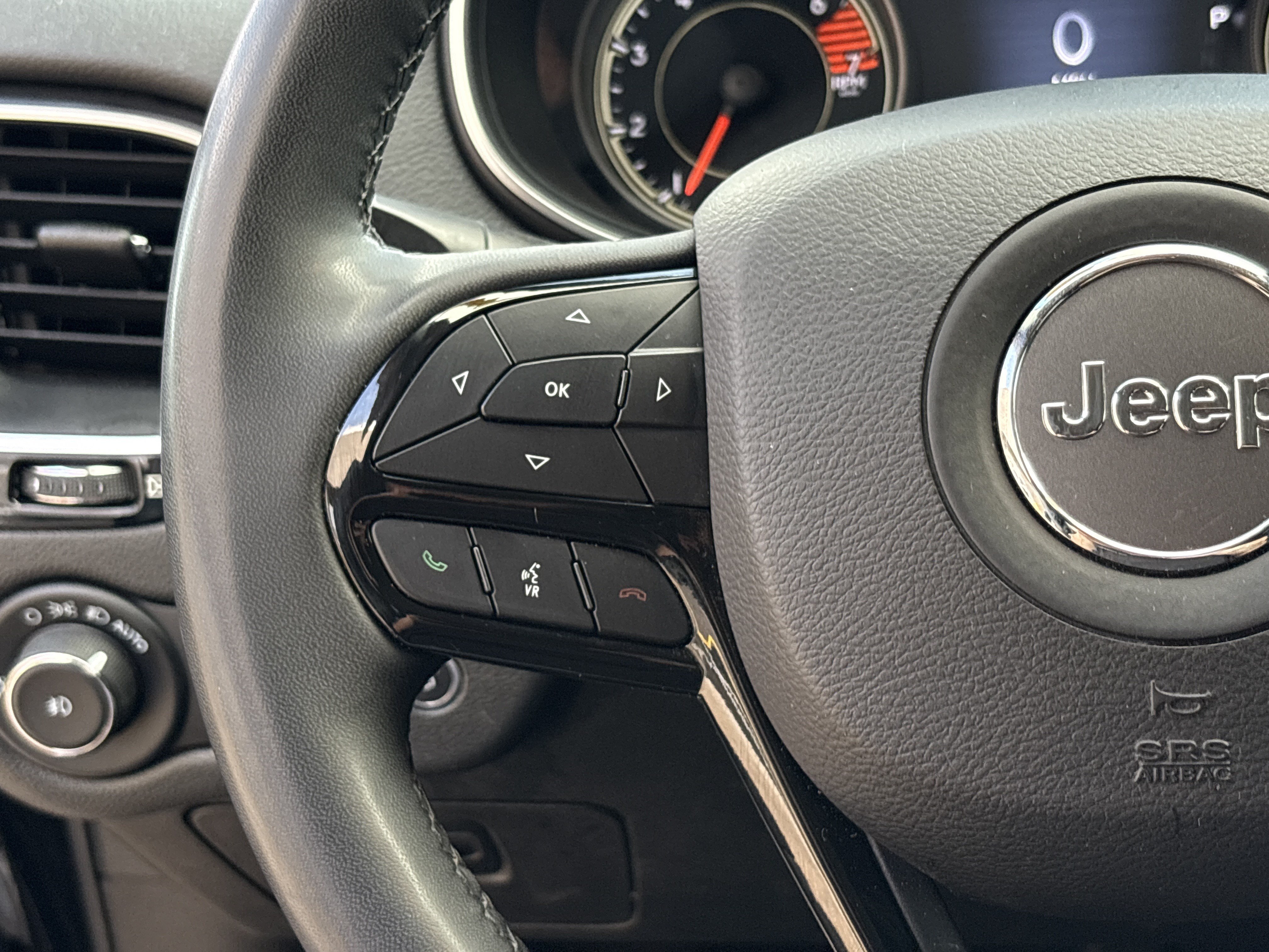 Used 2023 Jeep Cherokee Altitude Lux AWD/4WD image 30