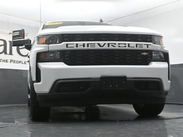 Used 2021 Chevrolet Silverado 1500 Custom w/ Custom Max Trailering Package AWD/4WD image 3