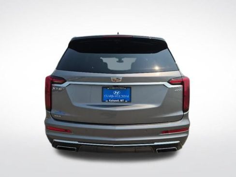Used 2022 Cadillac XT6 Premium Luxury w/ Technology Package AWD/4WD image 6