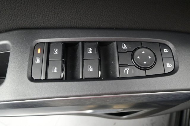 Used 2025 Nissan Pathfinder Rock Creek AWD/4WD image 9