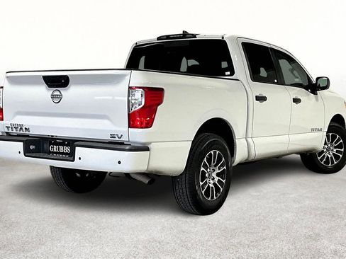 Used 2023 Nissan Titan SV image 2