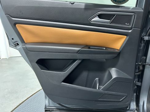 Used 2018 Volkswagen Atlas SEL Premium image 26