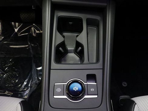 New 2025 Volkswagen Tiguan SE image 11