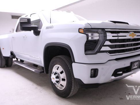 New 2026 Chevrolet Silverado 3500 High Country w/ Technology Package image 7