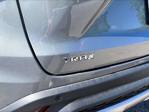 Used 2025 Chevrolet Trax LT w/ Driver Confidence Package FWD image 8