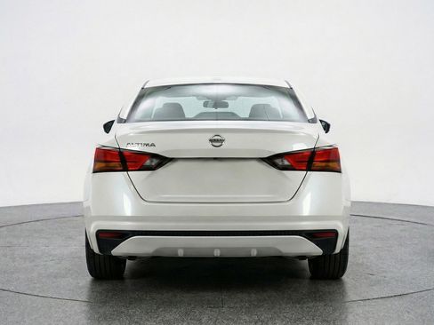 Used 2025 Nissan Altima 2.5 SV image 7