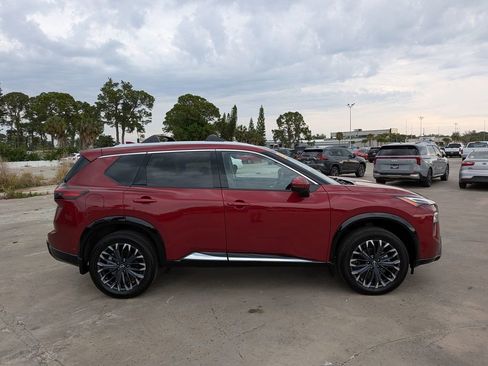 Used 2025 Nissan Rogue Platinum AWD/4WD image 9