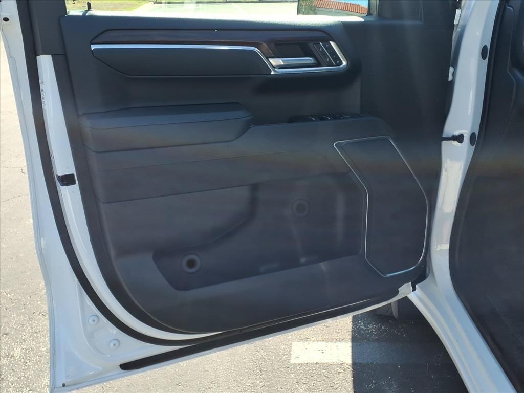 Used 2025 GMC Sierra 1500 SLT RWD image 17