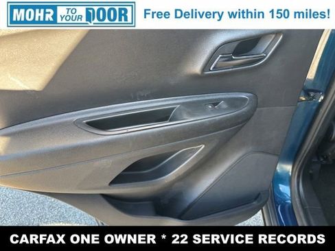 Used 2020 Chevrolet Trax LT w/ LT Convenience Package image 28