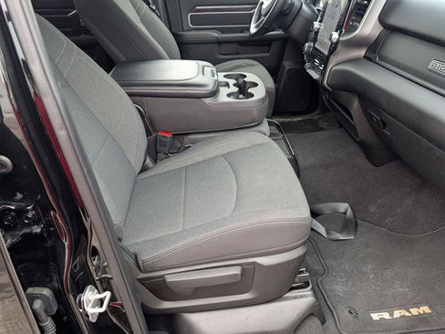 Used 2024 RAM 2500 Big Horn w/ Sport Appearance Package image 23