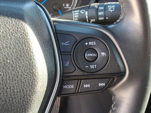 Used 2021 Toyota Venza LE image 23