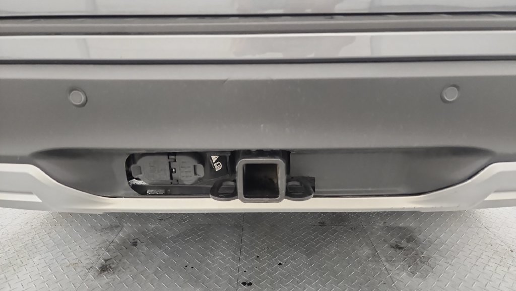 Used 2024 Ford Explorer XLT w/ Equipment Group 202A AWD/4WD image 16